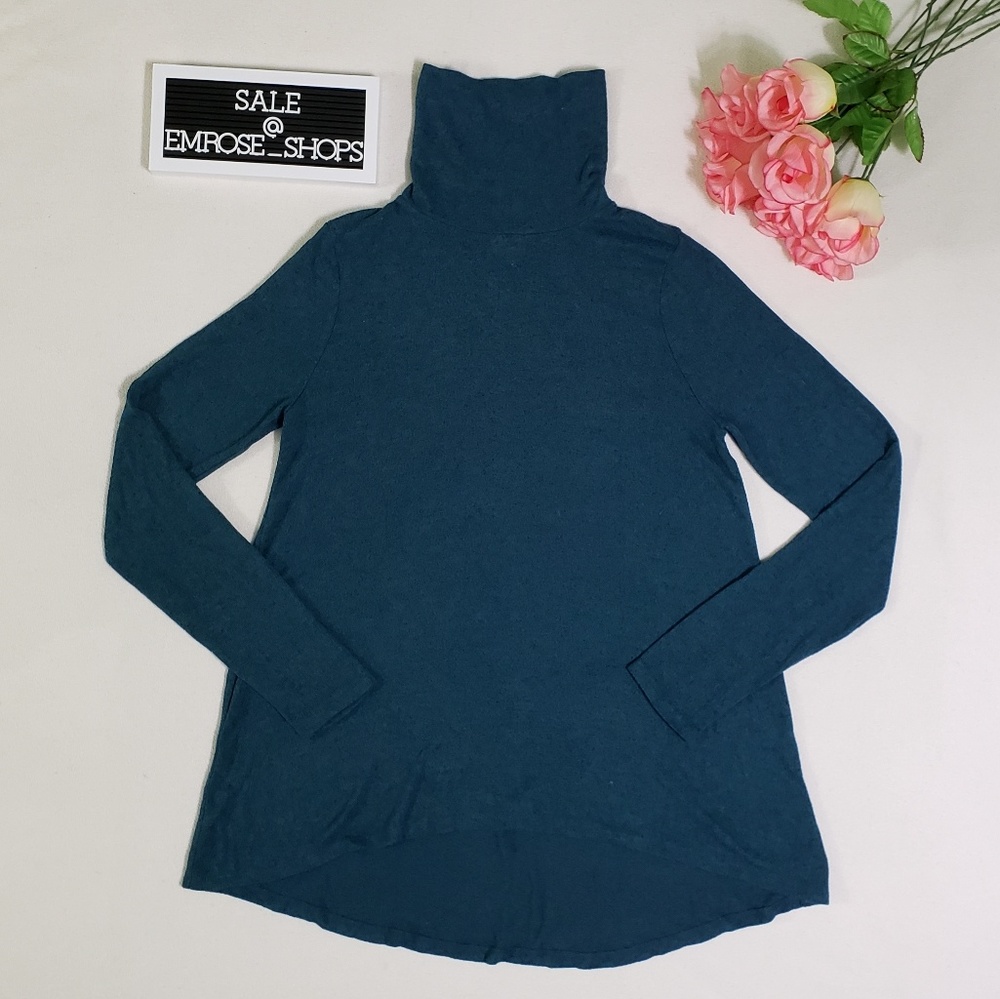 Blue Flowy Turtleneck 💐